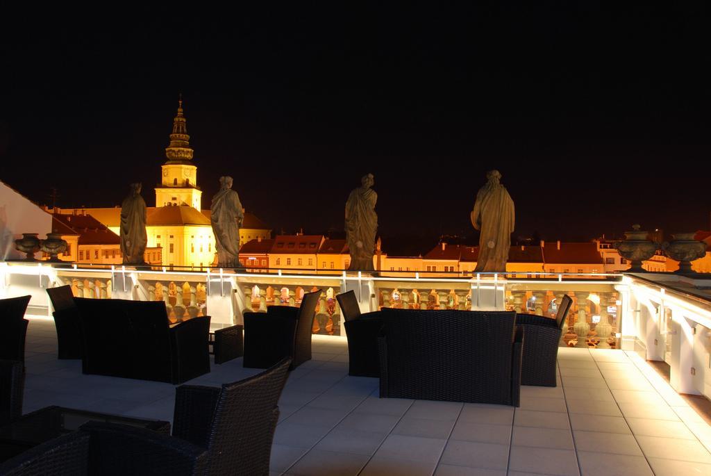 Hotel U Zlateho Kohouta Kromeriz Exterior photo