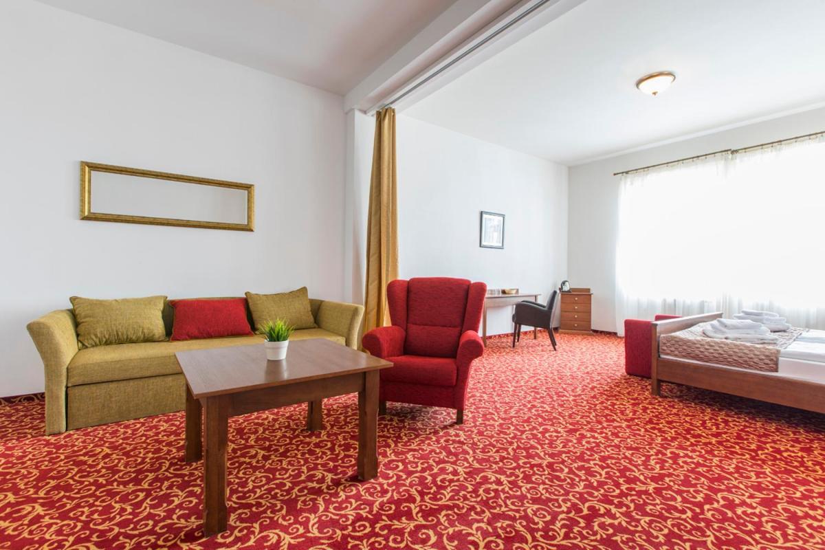 Hotel U Zlateho Kohouta Kromeriz Exterior photo
