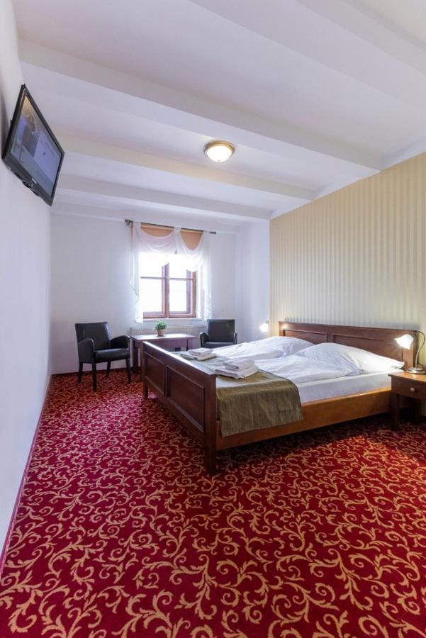 Hotel U Zlateho Kohouta Kromeriz Exterior photo